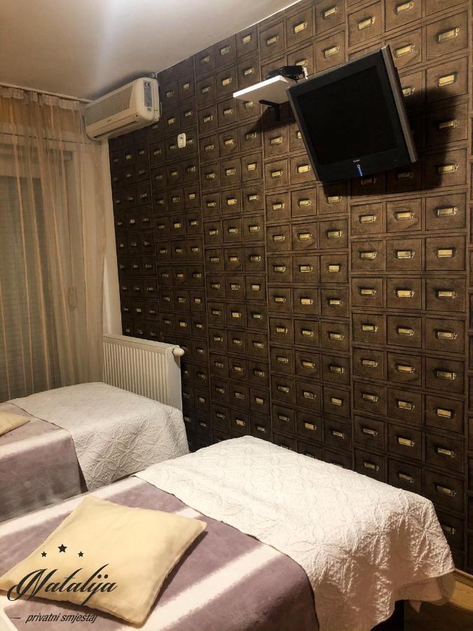 Smjestaj Natalija Otel Ösek Dış mekan fotoğraf