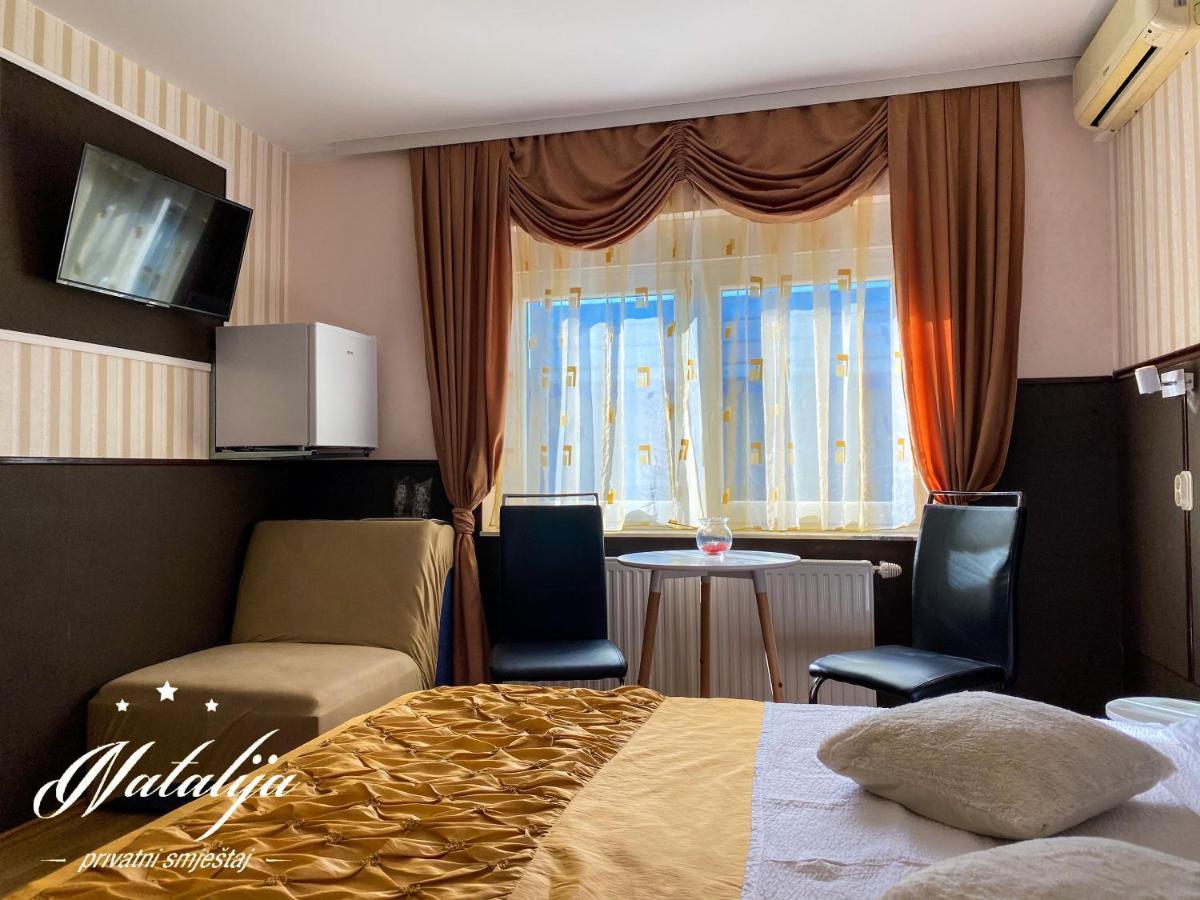 Smjestaj Natalija Otel Ösek Dış mekan fotoğraf
