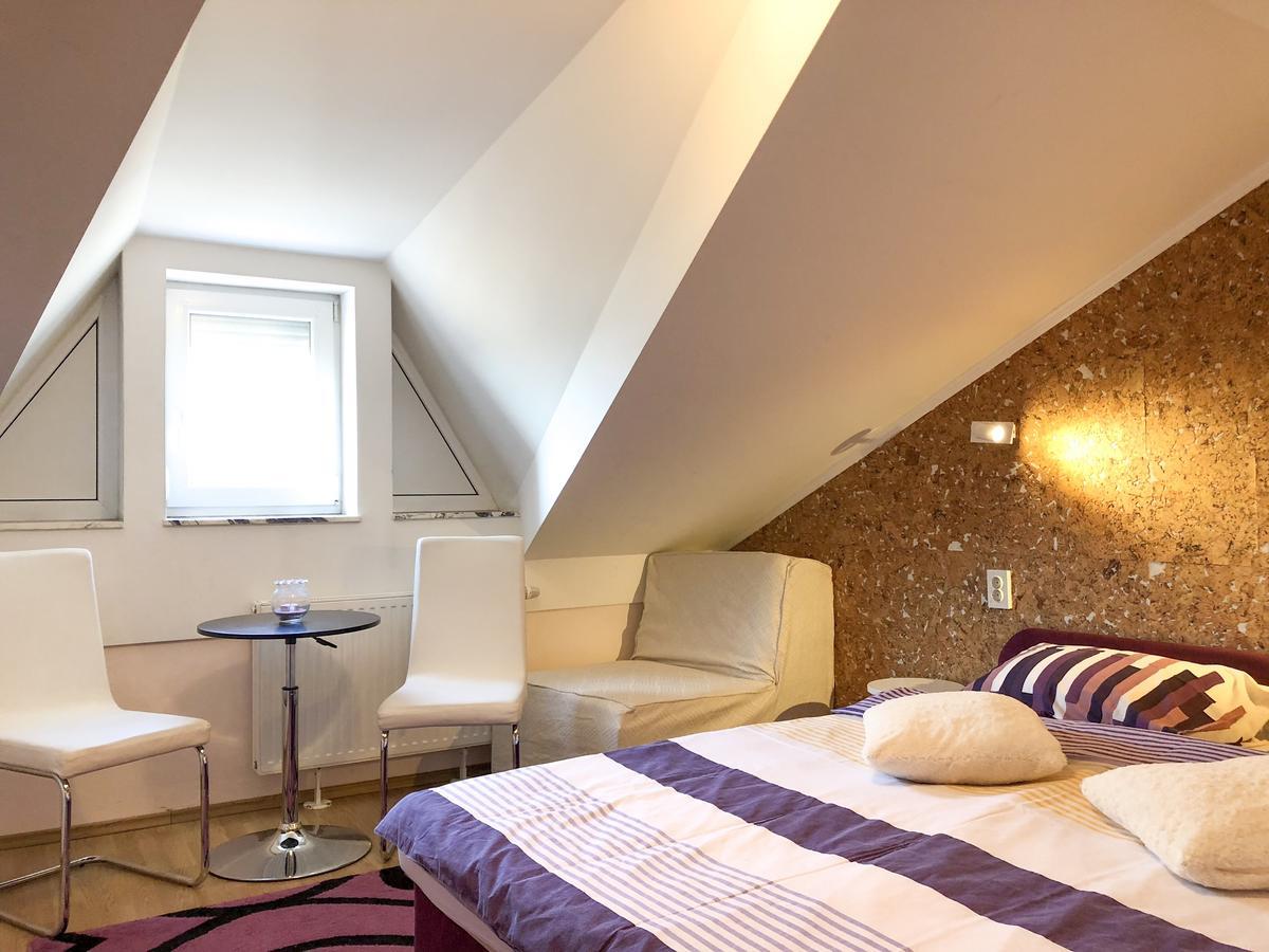 Smjestaj Natalija Otel Ösek Dış mekan fotoğraf