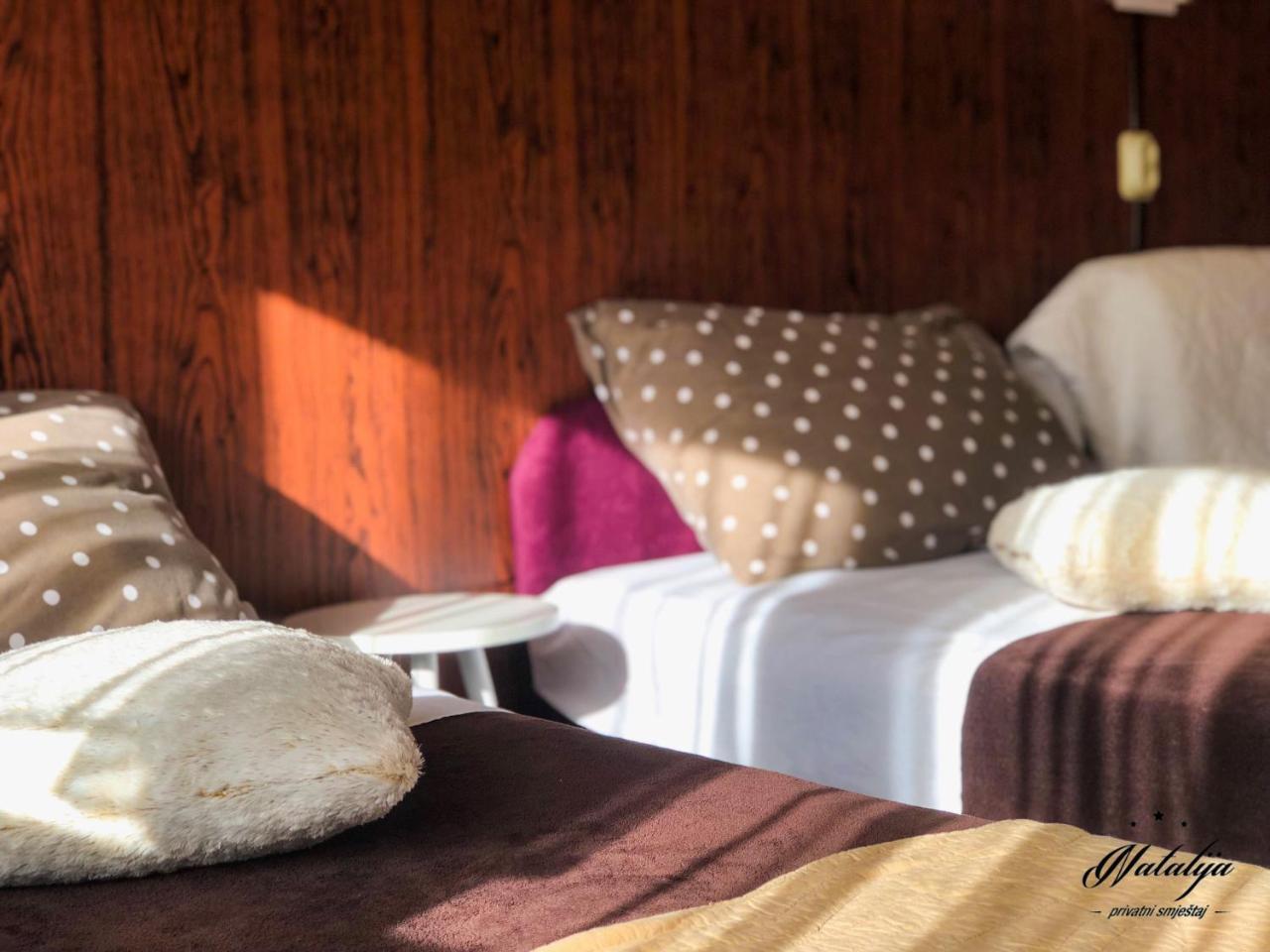 Smjestaj Natalija Otel Ösek Dış mekan fotoğraf